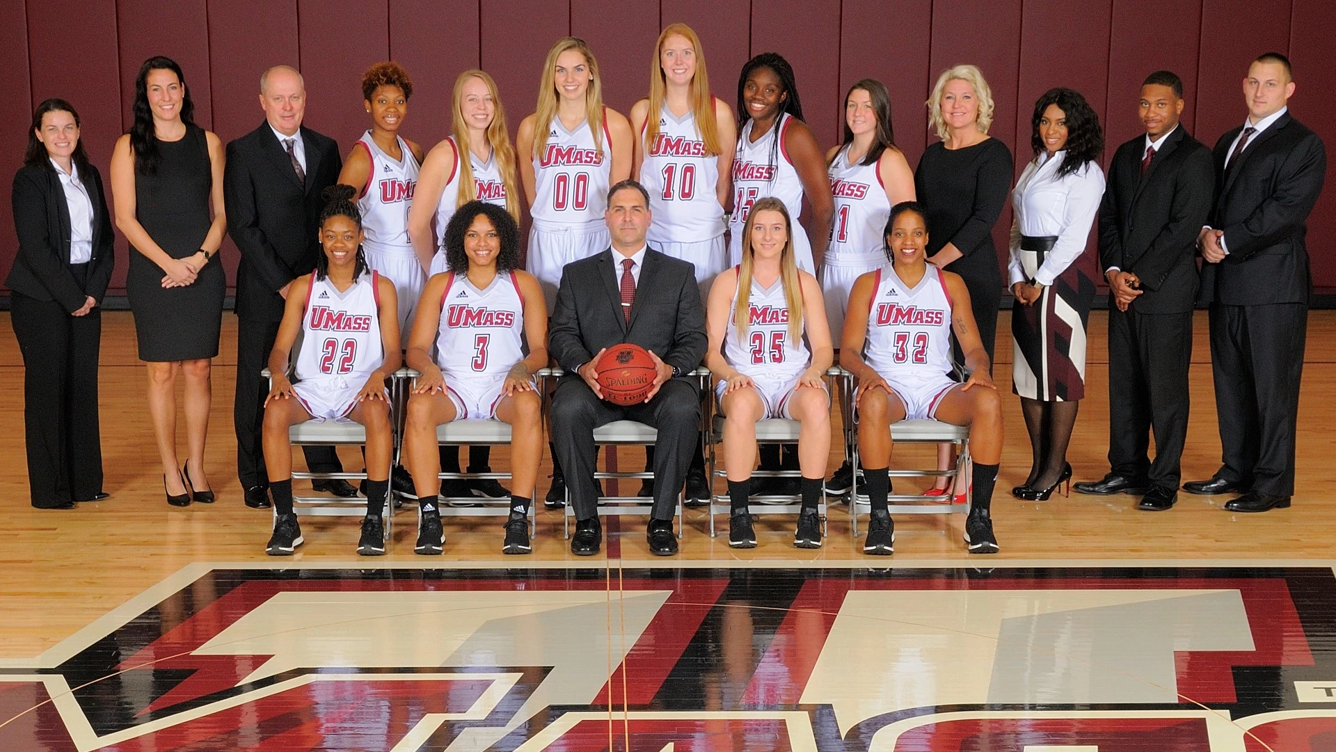 2016-17 Women's Basketball Team Photo