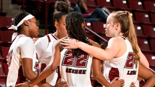 WBB UMass Lowell Huddle
