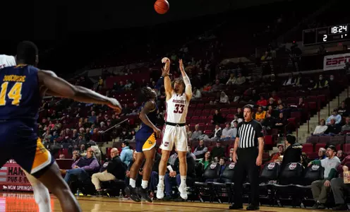 Cross three pointer vs. LaSalle