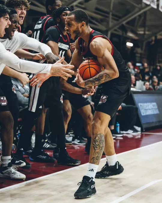 MBB24 - Diggins Celebrates with bench at Fordham