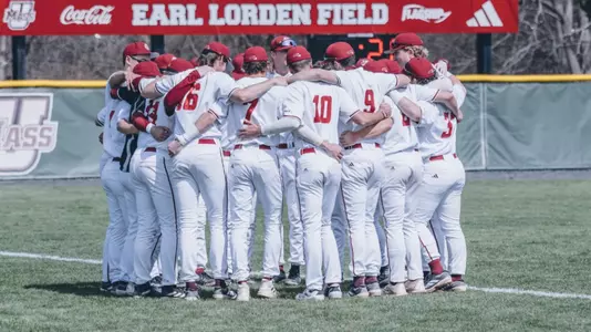 BASE_huddle_group_vsDayton