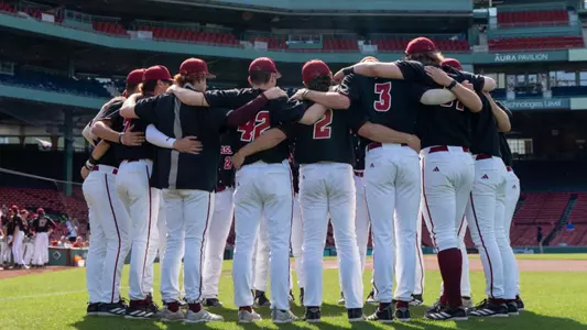 BASE_Huddle_Fenway