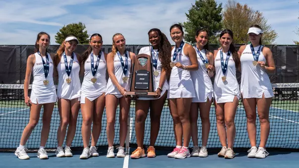 WTEN_MACTrophy_Group