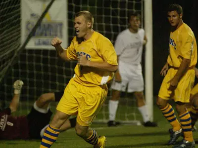 Kangaroos Open First, Second Half With Goals But Draw 2-2 At Drake