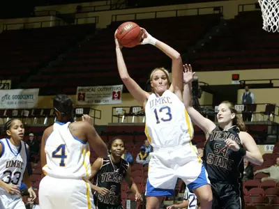 Kangaroos Continue Road Swing, Facing Oakland In Monday Night League Matchup