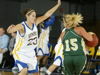 Kangaroos Battle Back From 18-Point Halftime Deficit But Fall In Overtime, 75-73