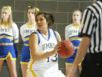 Stifling Defensive Effort Gives Kangaroos Easy 81-32 Win