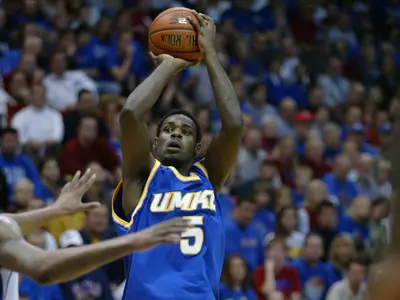 Brumagin and Johnson Post Double-Doubles; UMKC Falls To Oakland, 84-78