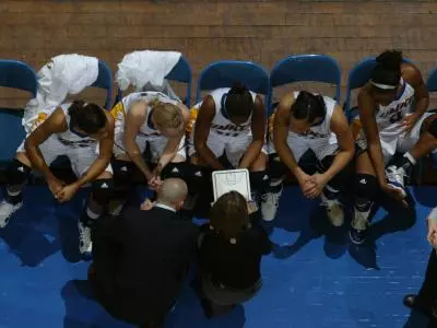 UMKC Hosts North Dakota State In Municipal On Saturday Afternoon