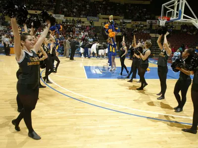 UMKC To Battle UTSA On Monday At Municipal Auditorium