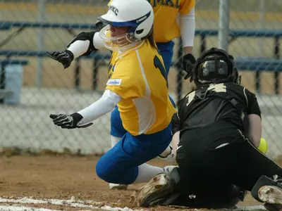 Kangaroos Fall In Both Legs Of Home Opener To Oakland