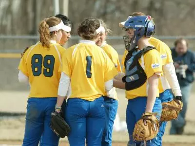 UMKC Closes Out Home Slate With Doubleheader Against Kansas