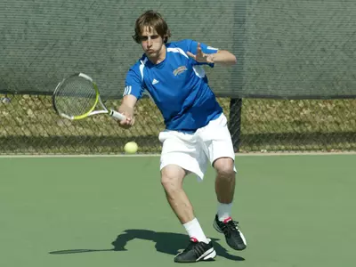 Kangaroos Race Past Centenary, 4-0