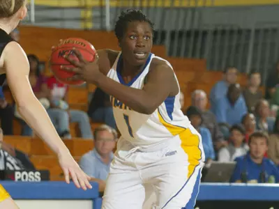 Nezianya Double-Double Can't Overpower Mavericks, `Roos Fall 75-68