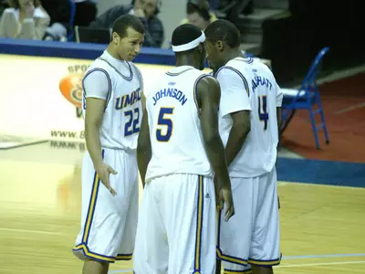 'Roos Head To Fargo To Face League-Leading Bison