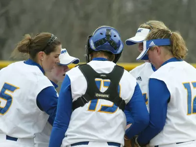 'Roos Drop Series Finale To Bison In Five Innings