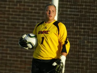 Kangaroos Hold Bison To 0-0 Tie