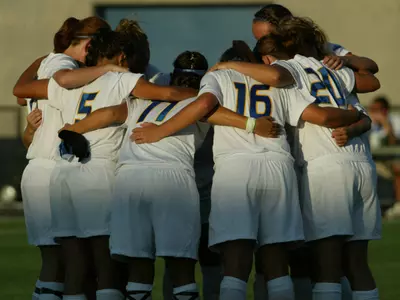 `Roos Go South For Summit League Match At Centenary