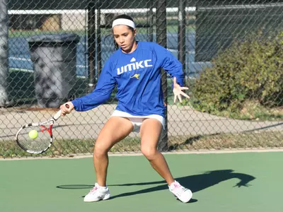 'Roos Open Up Summit League Play In Vegas With First Cluster