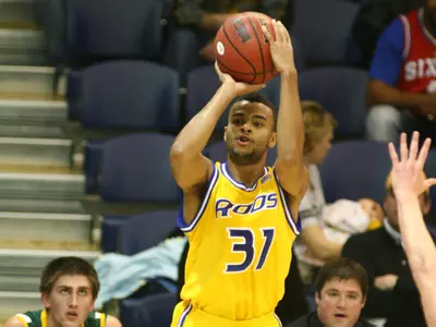 UMKC Aims For Fourth Straight Win Saturday Against North Dakota State.