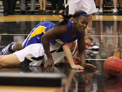 `Roos Face Bethune-Cookman And Troy In Lady Osprey Holiday Tournament