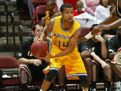 'Roos Down SEMO, 70-62, To Open Season 3-0