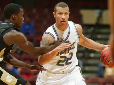 'Roos Set For Regular Season Finale On Saturday Night