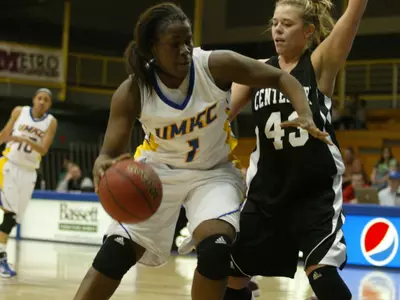 Kangaroos Fall To Tigers, 72-67, Despite Career-High 20 Points By Nezianya