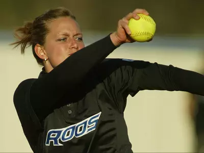 'Roos Sweep Doubleheader From Ladies