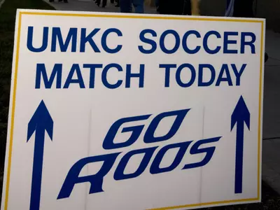 Kangaroos Host Bison At DSSRF On Thursday