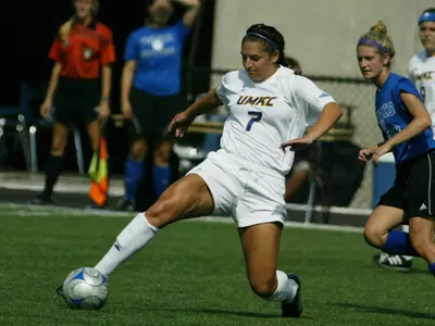 Kangaroos Defeat Panthers 1-0 To Pick Up First Win Of Season