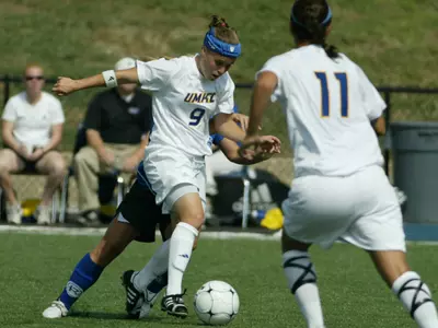 Kangaroos Close Out Weekend at Eastern Illinois