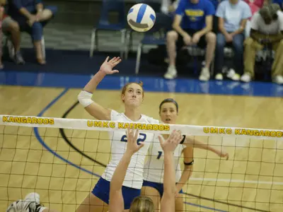 'Roos Fall To Oakland In Season Finale