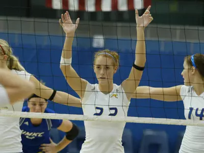 Kangaroos Drop A Pair Of Five Set Matches On Day 1 Of Black Knights Invitational
