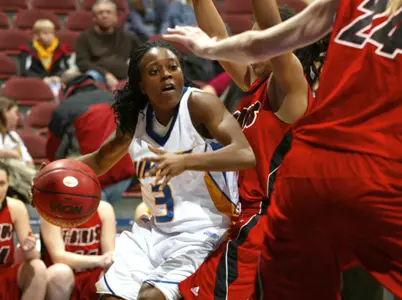 'Roos Pull Into A Tie For 7th In Summit League With 71-68 Win Over Southern Utah