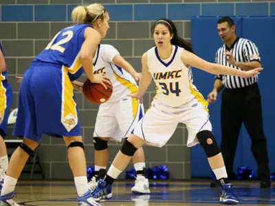 `Roos Solid Defensive Effort Can't Produce Win At Kansas