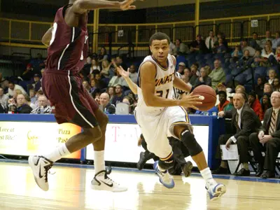 UMKC Heads To Indianapolis To Take On IUPUI