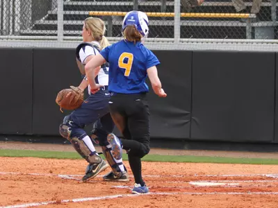 Kangaroos Drop UNF, Fall To No. 9 Michigan In Orlando