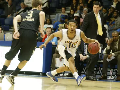 Kangaroos Fall To IPFW In Regular Season Finale