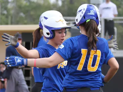 UMKC Visits Missouri State, Hosts Dakota's Round Robin Tournament This Week