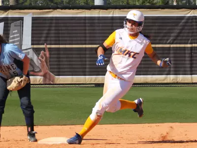 Kangaroos Take Two From Oakland To Open Series