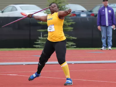 Hariott And Frerichs Lead Kansas City Track & Field