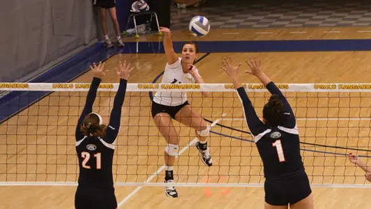 'Roos Halt Three Match Skid With 3-2 Win Over Nebraska-Omaha