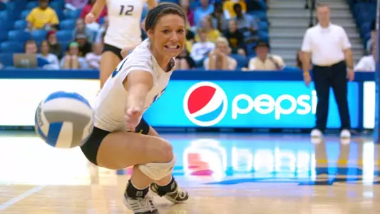 UMKC Volleyball Falls to South Dakota on the Road, 3-0