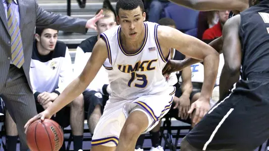 Kangaroos Squeeze Past Jaguars in Tight One, 64-62