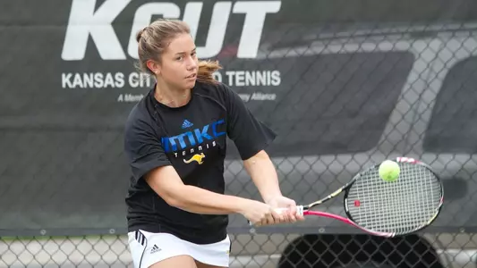 'Roos Drop 6-1 Decision to Huskies Tuesday