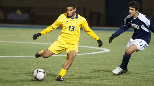 'Roos Look to Match School Record with Drake Heading to Town