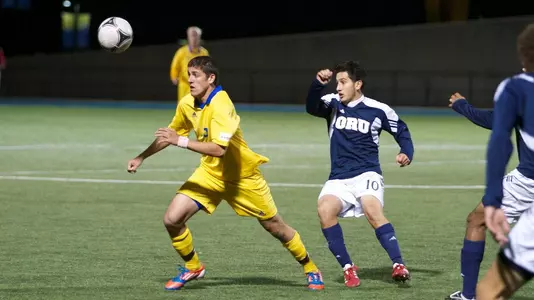 'Roos Fall to Drake, Snapping Win Streak, 1-0