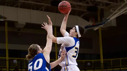 Late Free Throws Lift 'Roos to 56-53 Victory Over Billikens