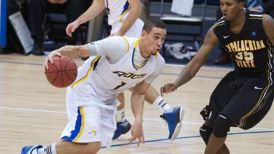 Mountaineers Light Up the Nets, Knock Off 'Roos 81-71